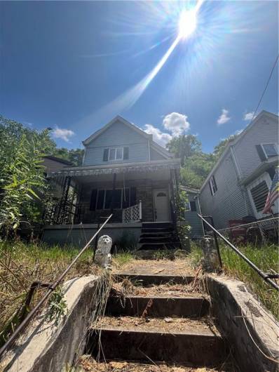512 Glenn Street, Wilmerding, PA 15148, 2 Bedrooms Bedrooms, ,1 BathroomBathrooms,Residential,For Sale,Glenn Street,1664946
