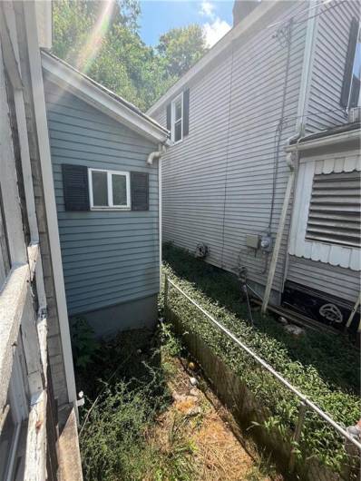 512 Glenn Street, Wilmerding, PA 15148, 2 Bedrooms Bedrooms, ,1 BathroomBathrooms,Residential,For Sale,Glenn Street,1664946