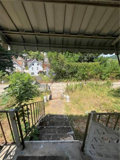 512 Glenn Street, Wilmerding, PA 15148, 2 Bedrooms Bedrooms, ,1 BathroomBathrooms,Residential,For Sale,Glenn Street,1664946