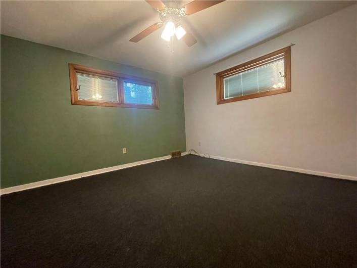 60 Windvale Dr, Pittsburgh, PA 15236, 3 Bedrooms Bedrooms, 7 Rooms Rooms,2 BathroomsBathrooms,Residential,For Sale,Windvale Dr,1665077