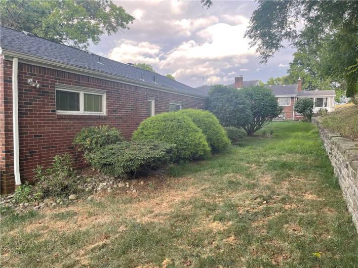 60 Windvale Dr, Pittsburgh, PA 15236, 3 Bedrooms Bedrooms, 7 Rooms Rooms,2 BathroomsBathrooms,Residential,For Sale,Windvale Dr,1665077