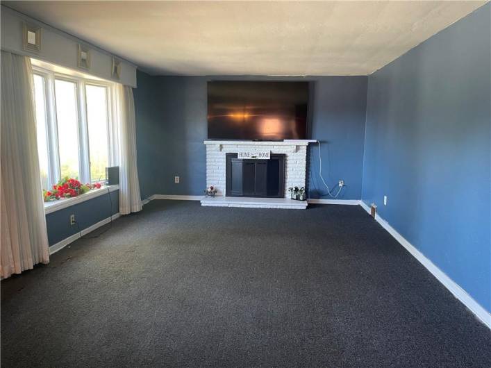 60 Windvale Dr, Pittsburgh, PA 15236, 3 Bedrooms Bedrooms, 7 Rooms Rooms,2 BathroomsBathrooms,Residential,For Sale,Windvale Dr,1665077