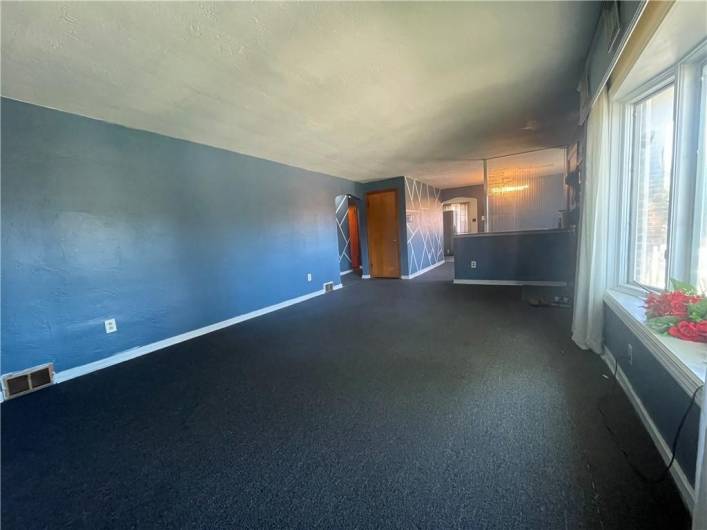 60 Windvale Dr, Pittsburgh, PA 15236, 3 Bedrooms Bedrooms, 7 Rooms Rooms,2 BathroomsBathrooms,Residential,For Sale,Windvale Dr,1665077