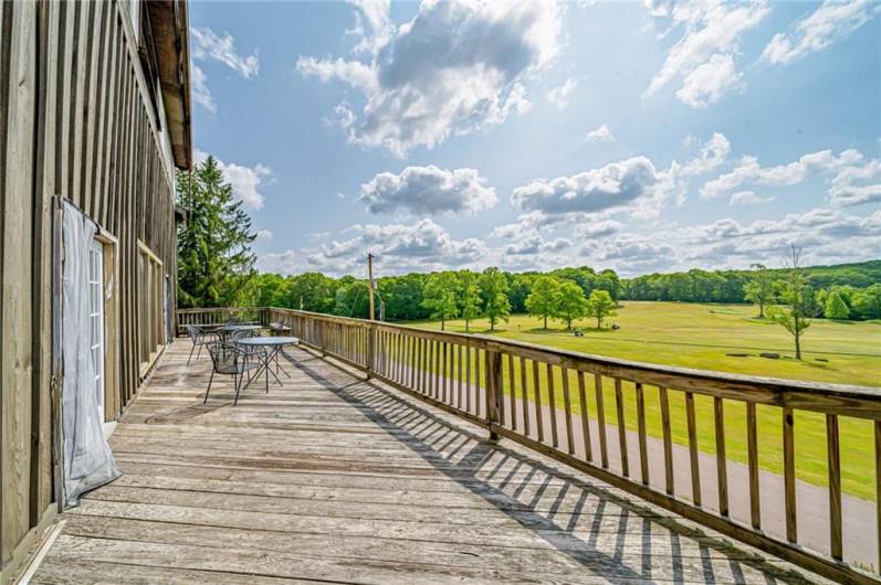 Lots of outdoor space to watch the golfers.