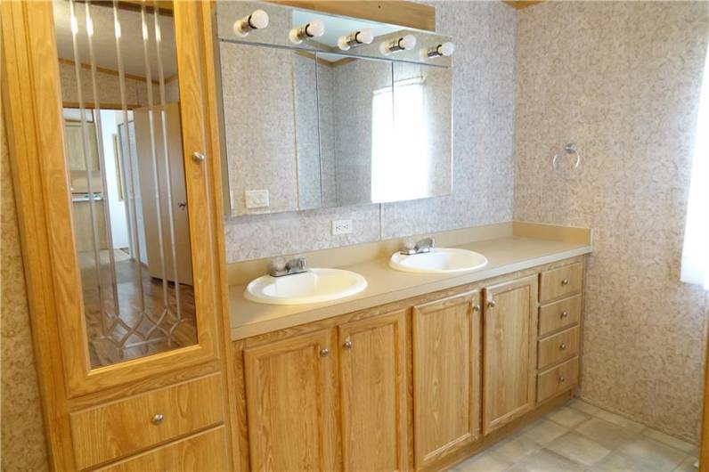 229 Baxter Lane, Butler, PA 16001, 3 Bedrooms Bedrooms, ,2 BathroomsBathrooms,Residential,For Sale,Baxter Lane,1666097