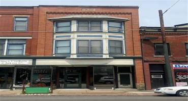 Front of office space from E 8th Ave