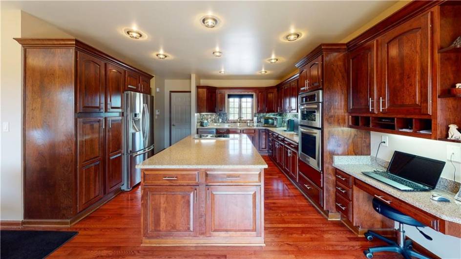 1490 Olde Stable Lane, Moon Township, PA 15108, 3 Bedrooms Bedrooms, 12 Rooms Rooms,4.1 BathroomsBathrooms,Residential,For Sale,Olde Stable Lane,1666818