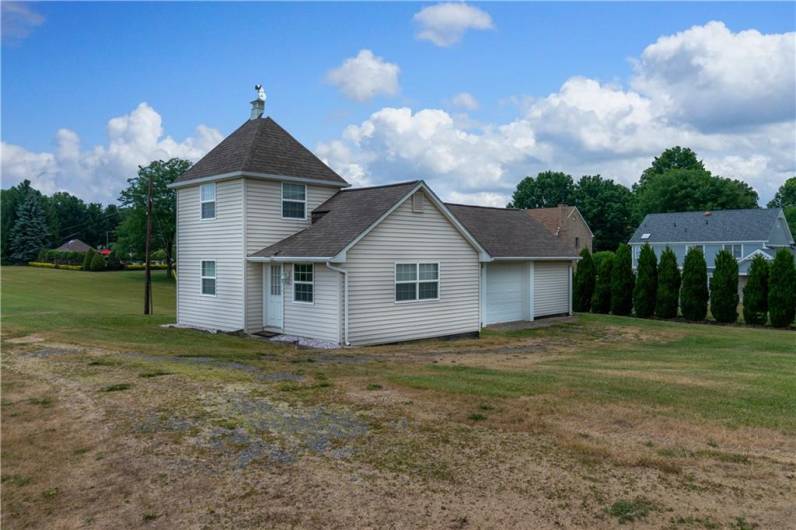 1490 Olde Stable Lane, Moon Township, PA 15108, 3 Bedrooms Bedrooms, 12 Rooms Rooms,4.1 BathroomsBathrooms,Residential,For Sale,Olde Stable Lane,1666818