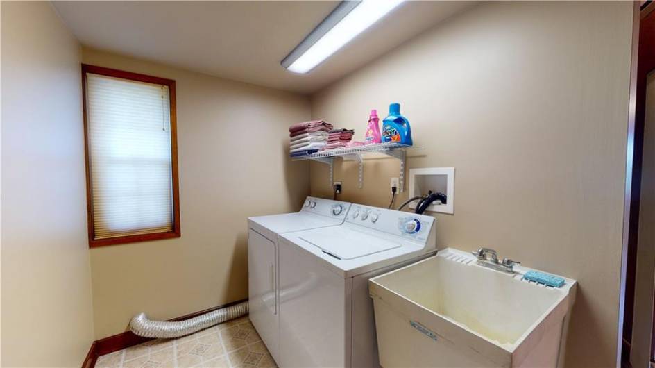 1490 Olde Stable Lane, Moon Township, PA 15108, 3 Bedrooms Bedrooms, 12 Rooms Rooms,4.1 BathroomsBathrooms,Residential,For Sale,Olde Stable Lane,1666818