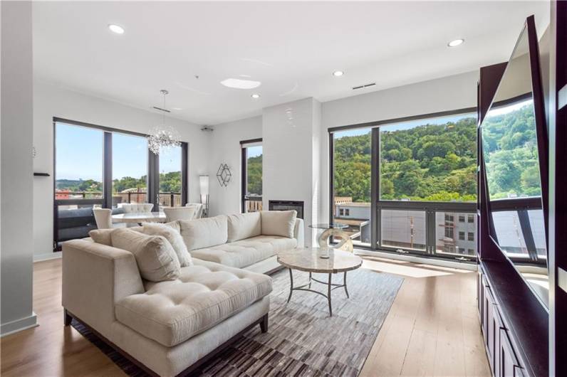 2545 Penn Ave, Pittsburgh, PA 15222, 2 Bedrooms Bedrooms, ,2.1 BathroomsBathrooms,Residential,For Sale,Penn Ave,1666841