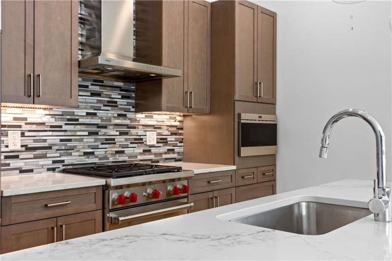 2545 Penn Ave, Pittsburgh, PA 15222, 2 Bedrooms Bedrooms, ,2.1 BathroomsBathrooms,Residential,For Sale,Penn Ave,1666841