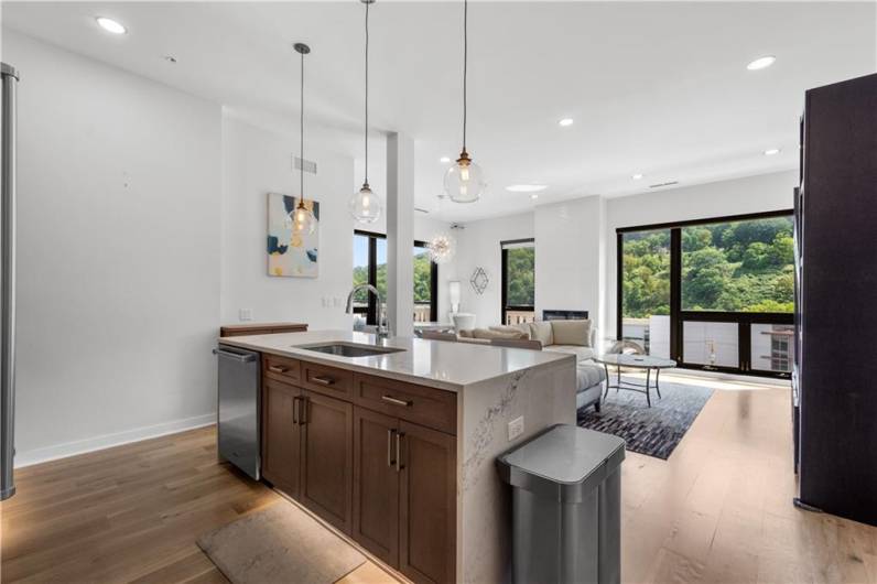 2545 Penn Ave, Pittsburgh, PA 15222, 2 Bedrooms Bedrooms, ,2.1 BathroomsBathrooms,Residential,For Sale,Penn Ave,1666841