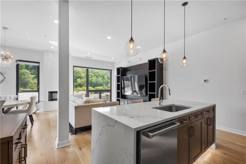 2545 Penn Ave, Pittsburgh, PA 15222, 2 Bedrooms Bedrooms, ,2.1 BathroomsBathrooms,Residential,For Sale,Penn Ave,1666841