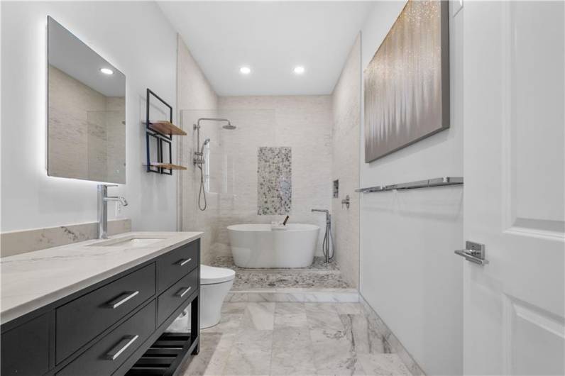 2545 Penn Ave, Pittsburgh, PA 15222, 2 Bedrooms Bedrooms, ,2.1 BathroomsBathrooms,Residential,For Sale,Penn Ave,1666841