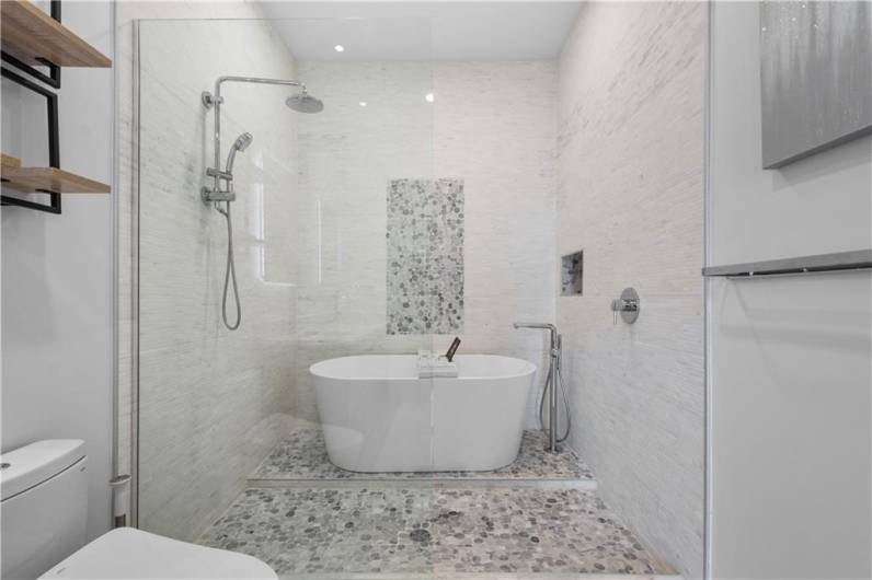 2545 Penn Ave, Pittsburgh, PA 15222, 2 Bedrooms Bedrooms, ,2.1 BathroomsBathrooms,Residential,For Sale,Penn Ave,1666841