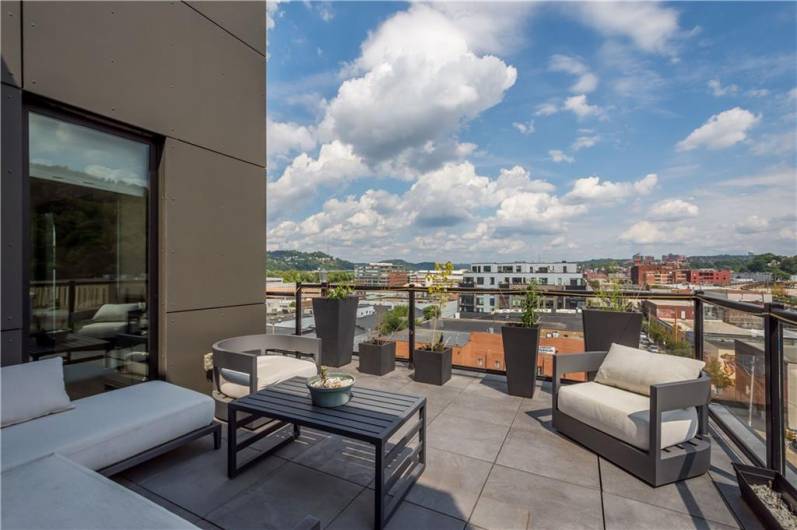 2545 Penn Ave, Pittsburgh, PA 15222, 2 Bedrooms Bedrooms, ,2.1 BathroomsBathrooms,Residential,For Sale,Penn Ave,1666841