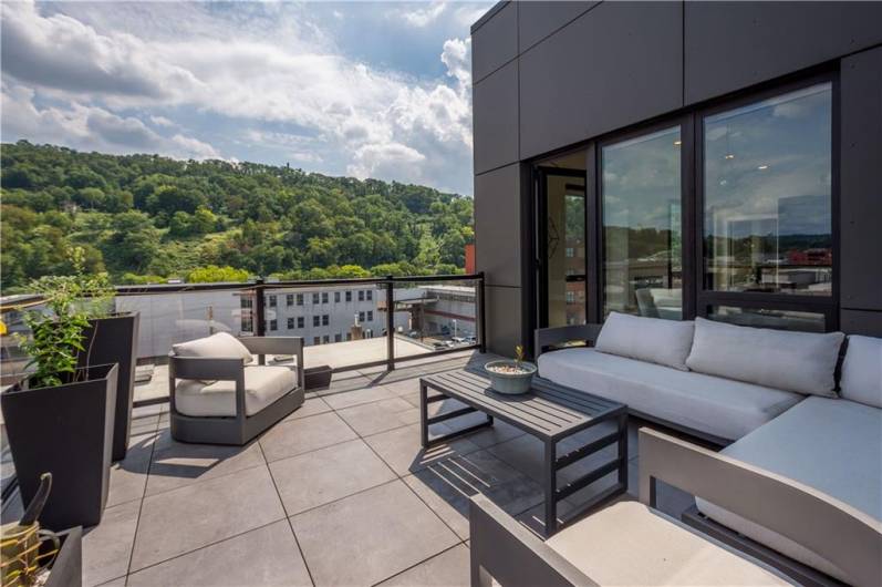 2545 Penn Ave, Pittsburgh, PA 15222, 2 Bedrooms Bedrooms, ,2.1 BathroomsBathrooms,Residential,For Sale,Penn Ave,1666841