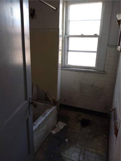 305 Walnut St, Homestead, PA 15120, ,Multi-unit,For Sale,Walnut St,1667152
