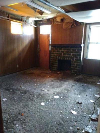 305 Walnut St, Homestead, PA 15120, ,Multi-unit,For Sale,Walnut St,1667152