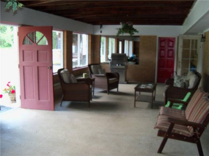 Massive covered Patio