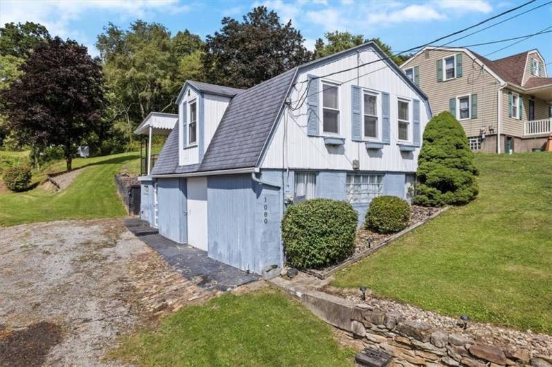 The 2nd building on property is a small house.