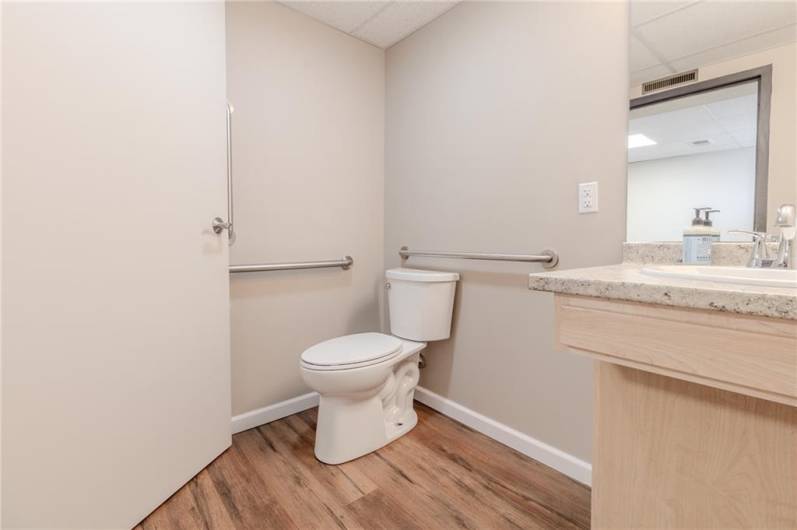 2120 Freeport Rd, New Kensington, PA 15068, ,Commercial-industrial-business,For Sale,Freeport Rd,1669057