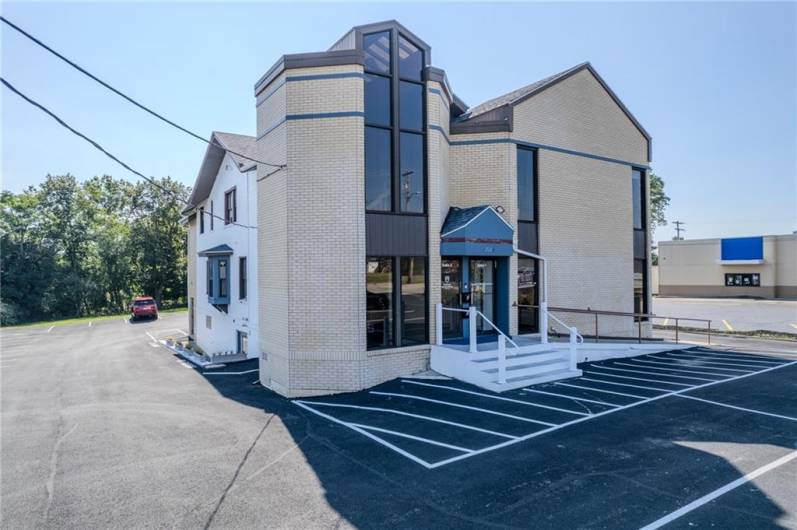 2120 Freeport Rd, New Kensington, PA 15068, ,Commercial-industrial-business,For Sale,Freeport Rd,1669057
