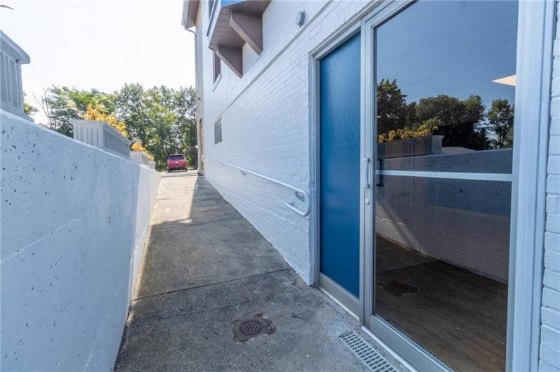 2120 Freeport Rd, New Kensington, PA 15068, ,Commercial-industrial-business,For Sale,Freeport Rd,1669057