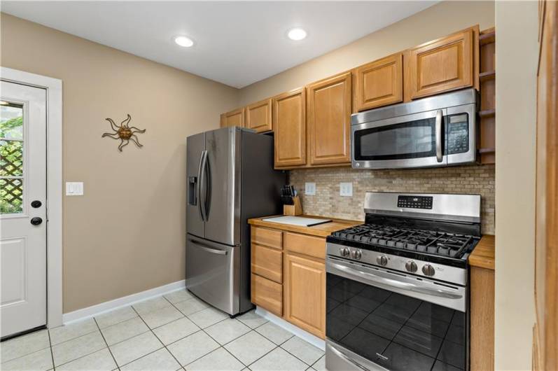 2812 Brentwood Ave, Pittsburgh, PA 15227, 4 Bedrooms Bedrooms, 8 Rooms Rooms,2 BathroomsBathrooms,Residential,For Sale,Brentwood Ave,1669534