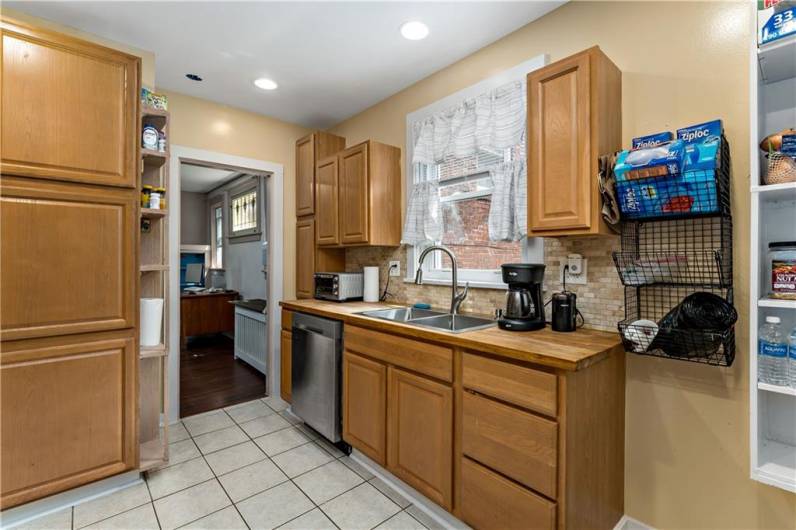 2812 Brentwood Ave, Pittsburgh, PA 15227, 4 Bedrooms Bedrooms, 8 Rooms Rooms,2 BathroomsBathrooms,Residential,For Sale,Brentwood Ave,1669534