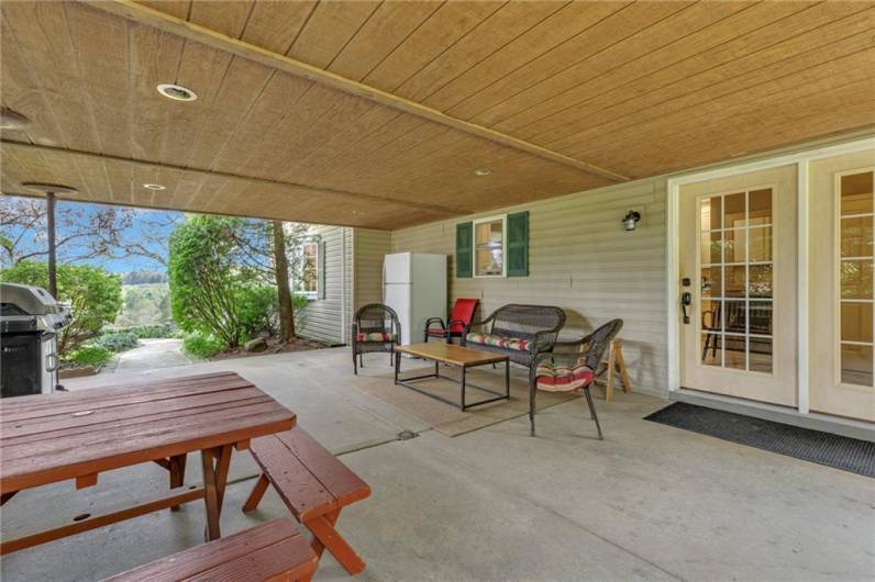 44868 Warner Rd, Titusville, PA 16354, 4 Bedrooms Bedrooms, 11 Rooms Rooms,2 BathroomsBathrooms,Residential,For Sale,Warner Rd,1670008