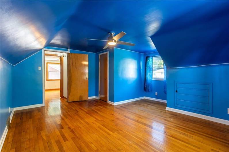 2nd bedroom -upstairs with plenty of room.