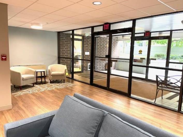 Washington Rd lobby