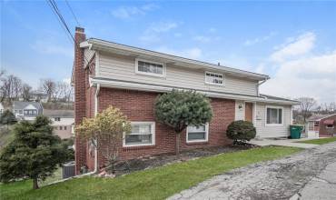 324 Mcclelland Rd, Canonsburg, PA 15317, 4 Bedrooms Bedrooms, ,2.2 BathroomsBathrooms,Residential,For Sale,Mcclelland Rd,1652189