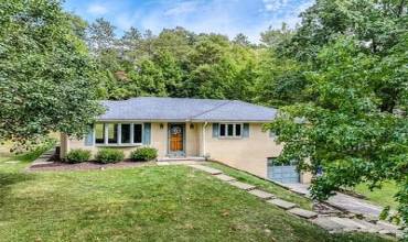 109 Fern Hollow, Sewickley, PA 15143, 3 Bedrooms Bedrooms, 6 Rooms Rooms,1.1 BathroomsBathrooms,Residential,For Sale,Fern Hollow,1672543