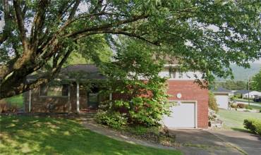 15 Meadow Lane, Uniontown, PA 15401, 3 Bedrooms Bedrooms, ,2 BathroomsBathrooms,Residential,For Sale,Meadow Lane,1665390