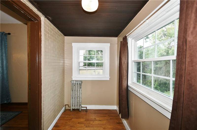 Bonus sunroom off of the dining room