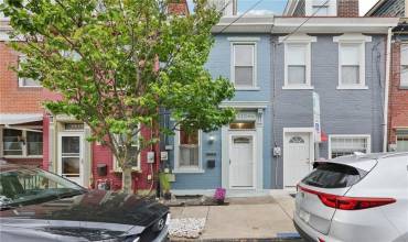 4615 1/2 Carlton St, Pittsburgh, PA 15201, 2 Bedrooms Bedrooms, 4 Rooms Rooms,2 BathroomsBathrooms,Residential,For Sale,Carlton St,1672413