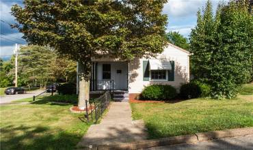 1620 18th Avenue, Beaver Falls, PA 15010, 2 Bedrooms Bedrooms, 4 Rooms Rooms,1 BathroomBathrooms,Residential,For Sale,18th Avenue,1670824