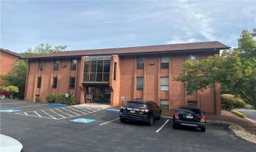 102-104 MCKNIGHT PARK DRIVE, PITTSBURGH, PA 15237, ,Commercial-industrial-business,For Sale,MCKNIGHT PARK DRIVE,1672779