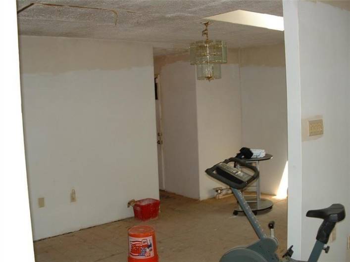 1309 Penn Ave, Pittsburgh, PA 15221, 2 Bedrooms Bedrooms, 5 Rooms Rooms,2 BathroomsBathrooms,Residential,For Sale,Penn Ave,1672821