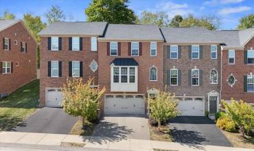 932 Bell Dr, Wexford, PA 15090, 3 Bedrooms Bedrooms, ,2.1 BathroomsBathrooms,Lease,For Sale,Bell Dr,1673523