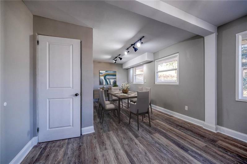 VIRTUALLY STAGED DINING ROOM. APROX. SIZE 14'X8'.