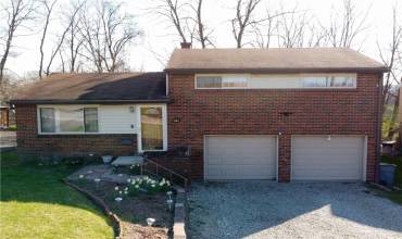 329 Frazier Dr, Pittsburgh, PA 15235, 3 Bedrooms Bedrooms, 8 Rooms Rooms,1.1 BathroomsBathrooms,Residential,For Sale,Frazier Dr,1648566