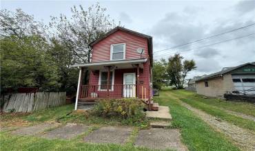 1025 Randolph St, New Castle, PA 16101, 2 Bedrooms Bedrooms, ,1 BathroomBathrooms,Lease,For Sale,Randolph St,1673871