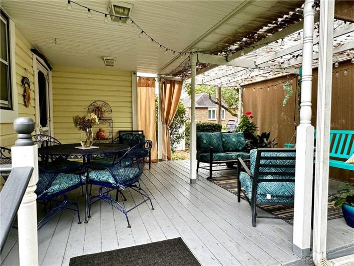 Spacious Back Deck