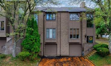 233 Pine Ct, Pittsburgh, PA 15237, 3 Bedrooms Bedrooms, 9 Rooms Rooms,1.1 BathroomsBathrooms,Residential,For Sale,Pine Ct,1673748