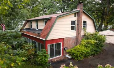 414 Washington Blvd, Grove City, PA 16127, 3 Bedrooms Bedrooms, ,1 BathroomBathrooms,Residential,For Sale,Washington Blvd,1674839