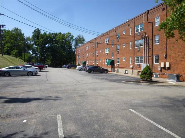 5900 Babcock Blvd, Pittsburgh, PA 15237, 1 Bedroom Bedrooms, 4 Rooms Rooms,1 BathroomBathrooms,Residential,For Sale,Babcock Blvd,1670786