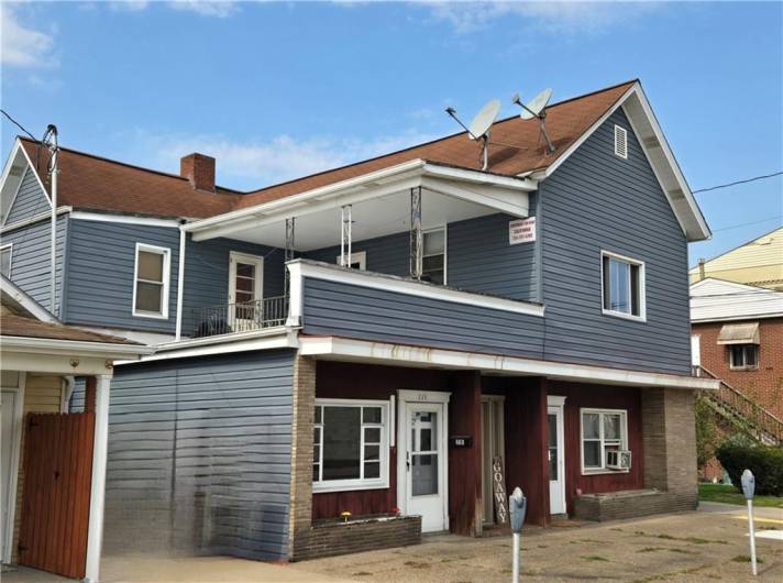 Side View W/2nd Story Porch